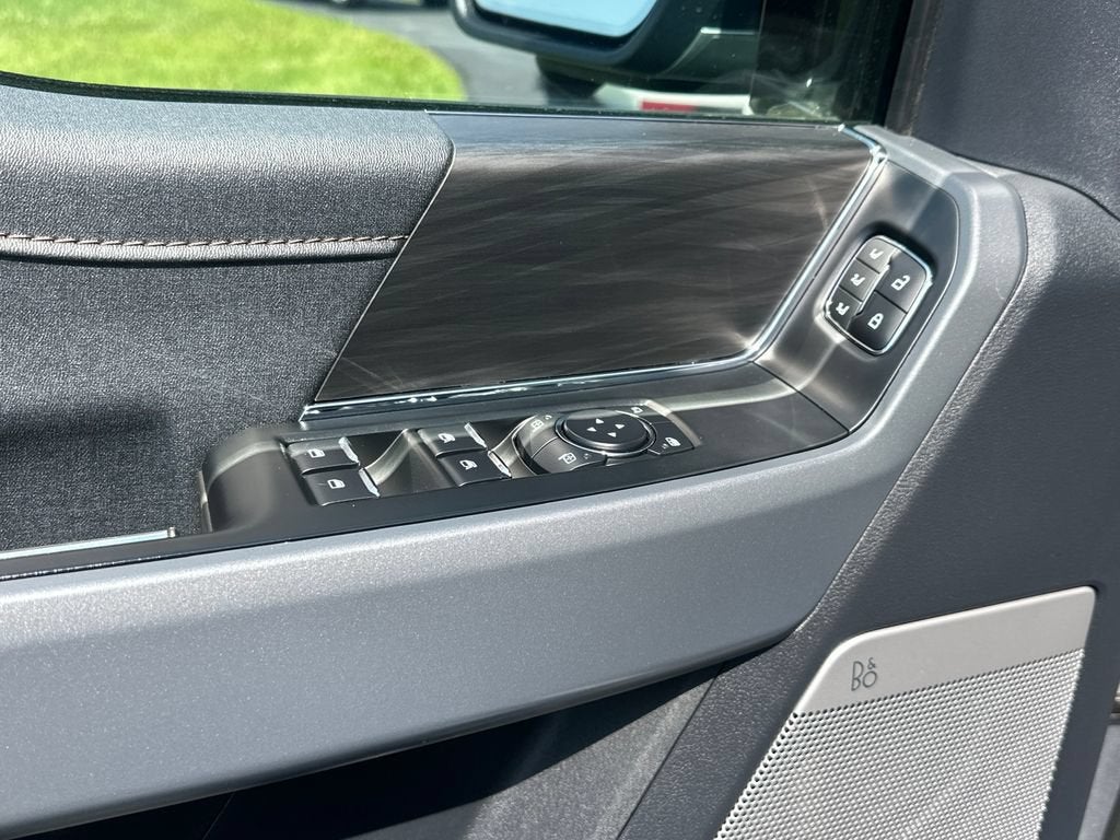 2024 Ford F-150 Lightning LARIAT