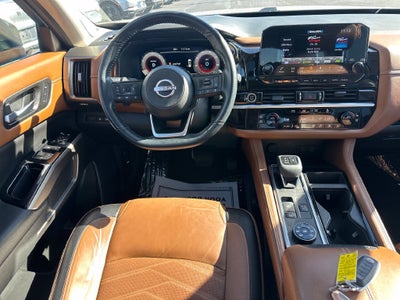 2023 Nissan Pathfinder Platinum